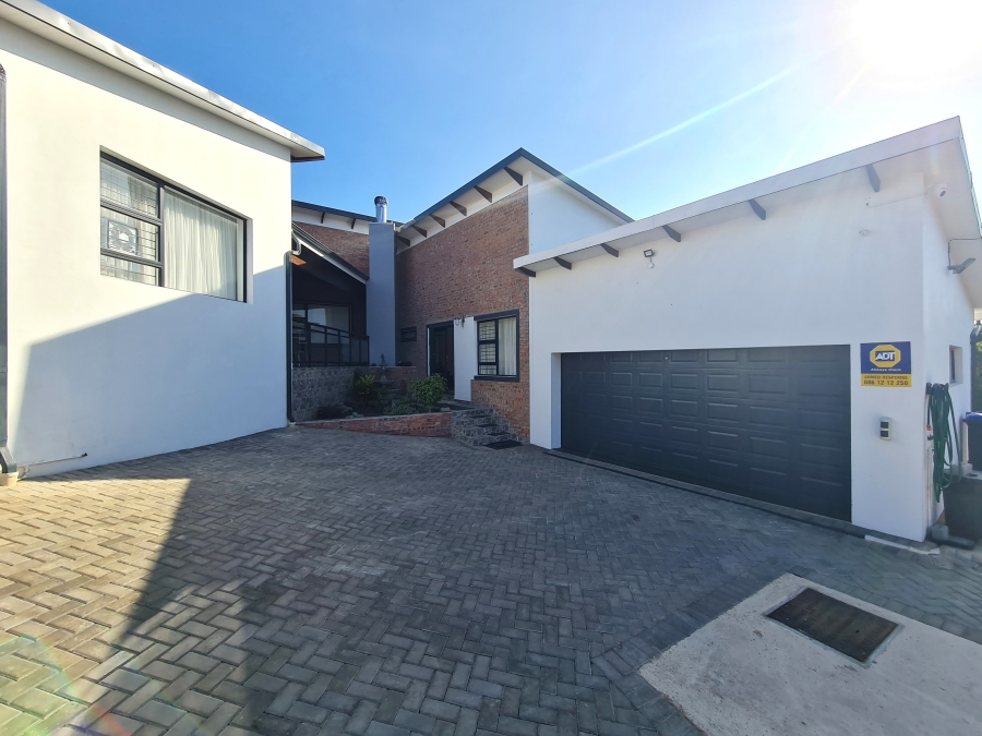 4 Bedroom Property for Sale in Noorsekloof Eastern Cape